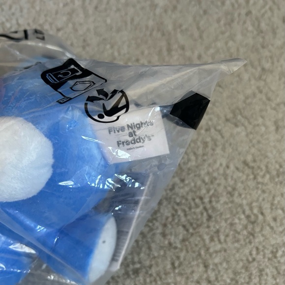 Five Nights at Freddy’s Toy Bonnie 8" Jazwares Plush - Wave 2 - Picture 3 of 5